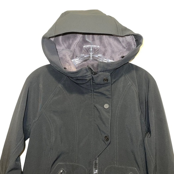 Lululemon Woman Jacket Size 8 ! - Picture 4 of 6
